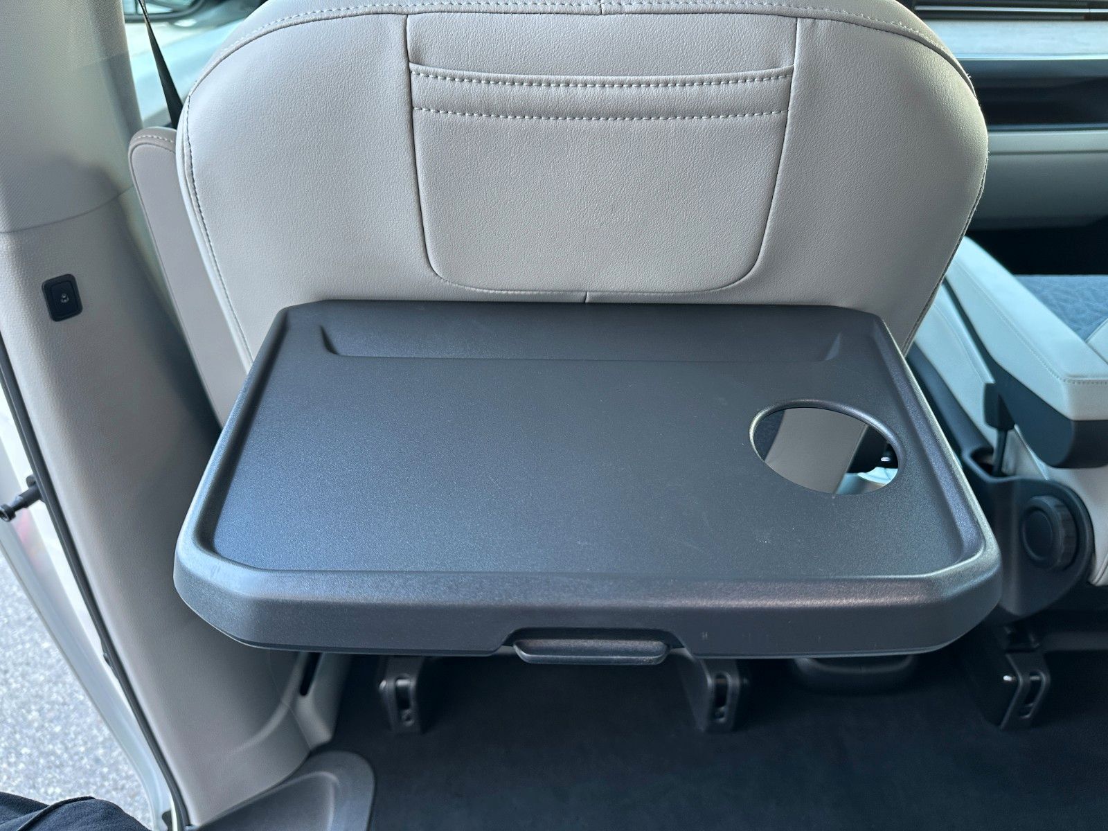 Fahrzeugabbildung Volkswagen ID.Buzz Bus 150 kW Pro,NAVI,AHK,ELEKTR Türen,usw