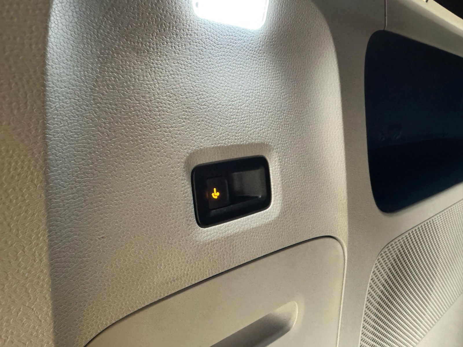Fahrzeugabbildung Volkswagen ID.Buzz Bus 150 kW Pro,NAVI,AHK,ELEKTR Türen,usw