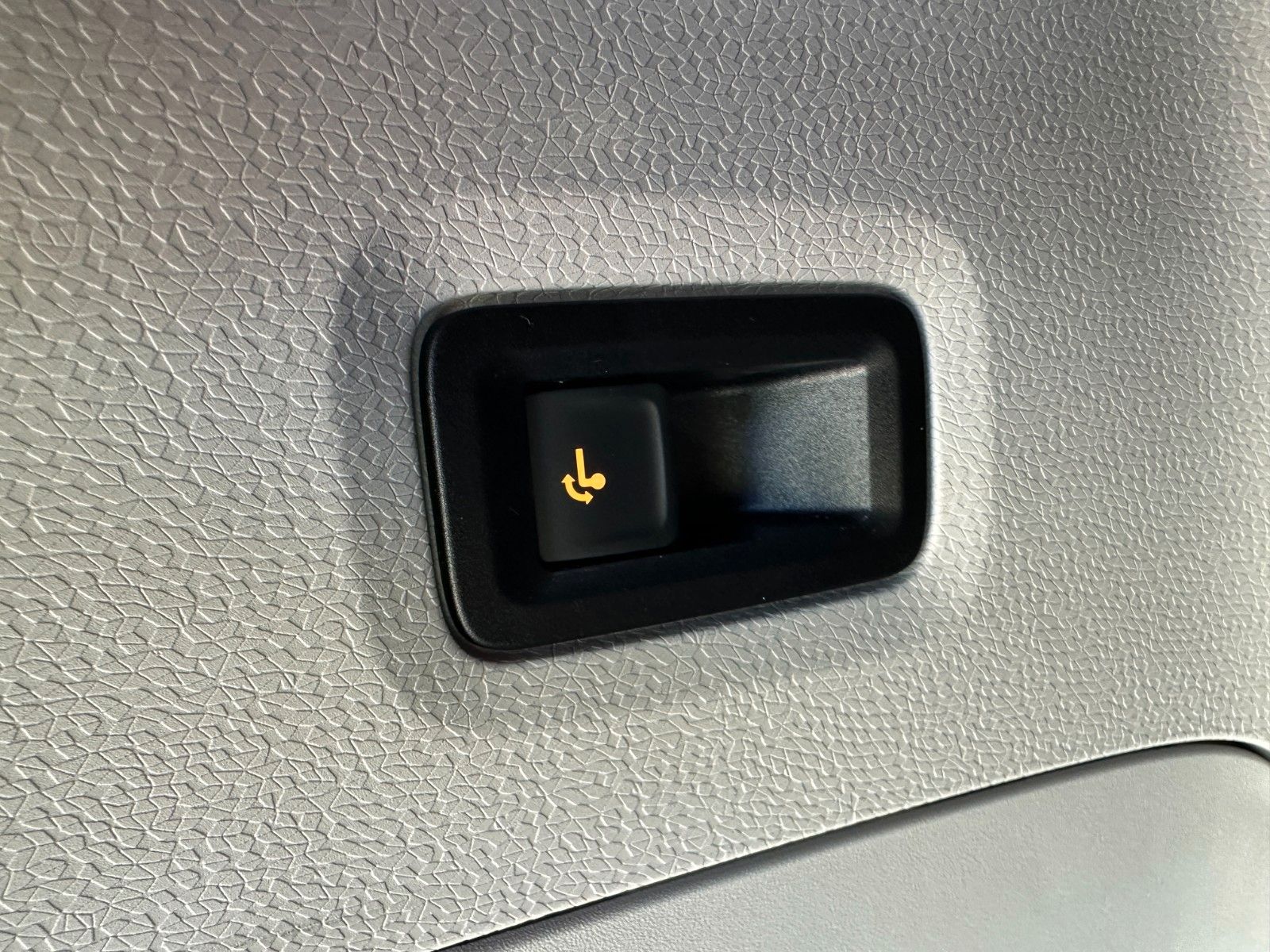 Fahrzeugabbildung Volkswagen ID.Buzz Bus 150 kW Pro,NAVI,AHK,ELEKTR Türen,usw