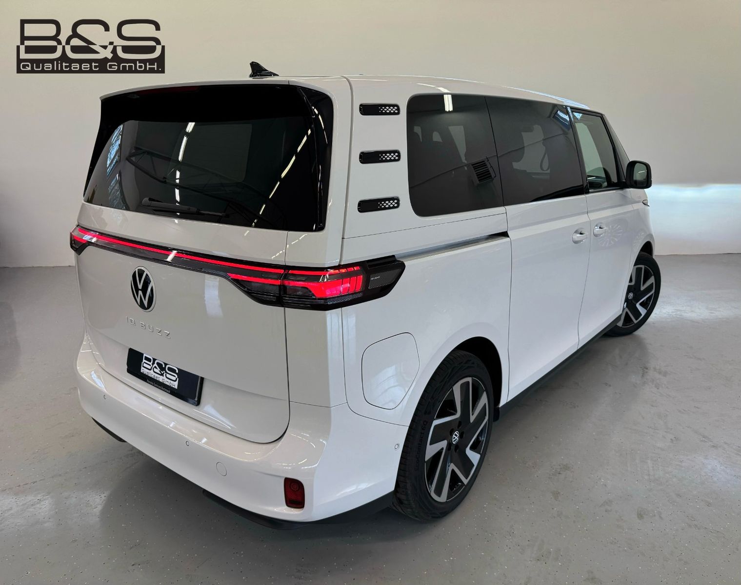 Fahrzeugabbildung Volkswagen ID.Buzz Bus 150 kW Pro,NAVI,AHK,ELEKTR Türen,usw