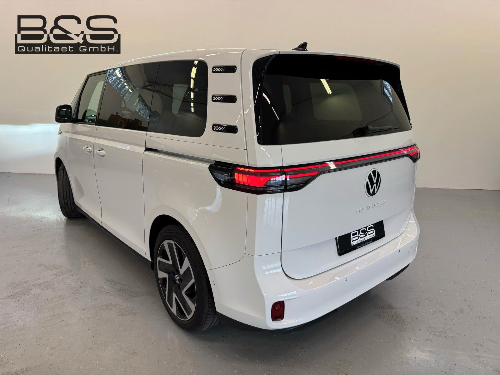 Fahrzeugabbildung Volkswagen ID.Buzz Bus 150 kW Pro,NAVI,AHK,ELEKTR Türen,usw