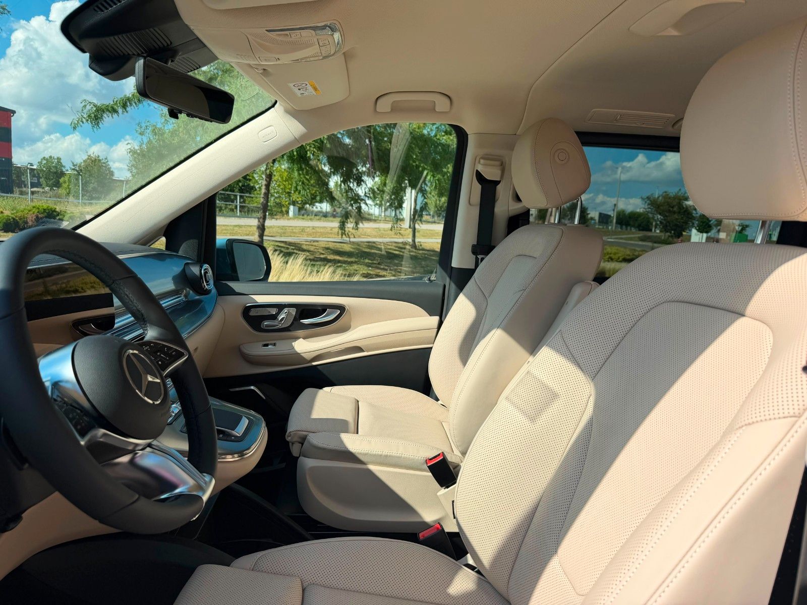 Fahrzeugabbildung Mercedes-Benz V300 d 4MATIC extralang EXCLUSIVE |MWST AUSW|