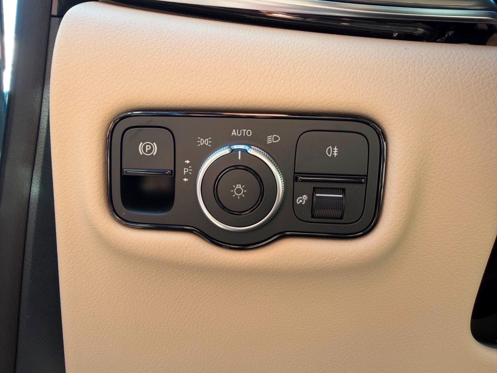 Fahrzeugabbildung Mercedes-Benz V300 d 4MATIC extralang EXCLUSIVE |MWST AUSW|