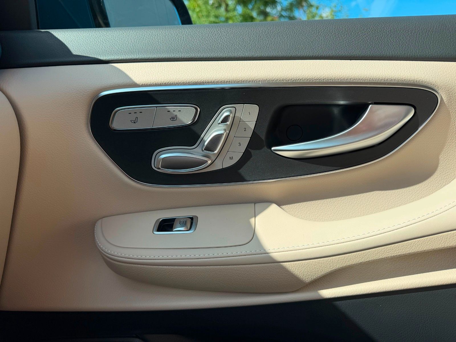 Fahrzeugabbildung Mercedes-Benz V300 d 4MATIC extralang EXCLUSIVE |MWST AUSW|