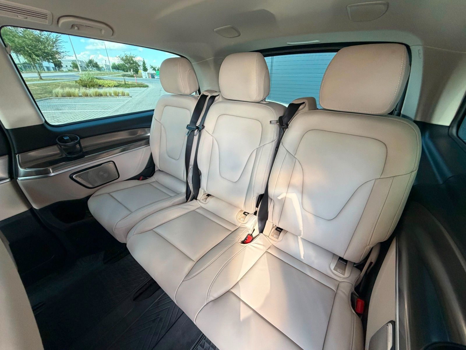 Fahrzeugabbildung Mercedes-Benz V300 d 4MATIC extralang EXCLUSIVE |MWST AUSW|