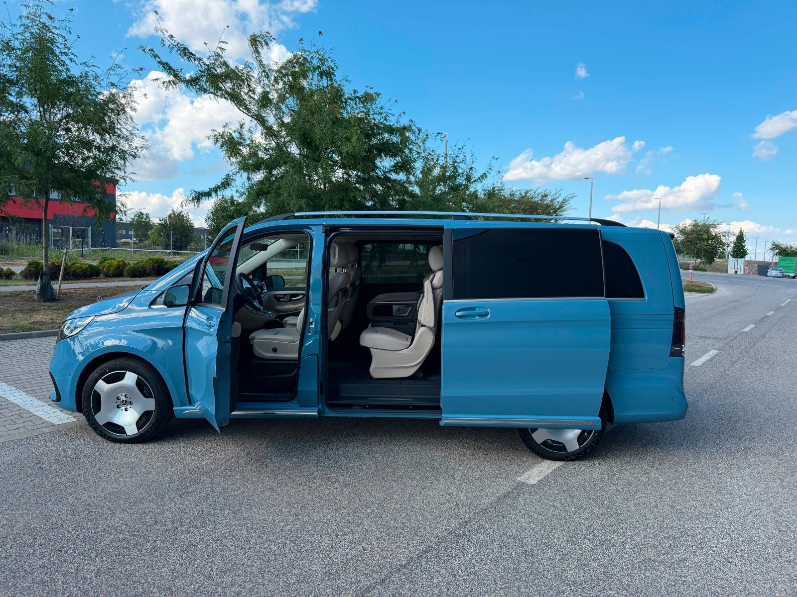 Fahrzeugabbildung Mercedes-Benz V300 d 4MATIC extralang EXCLUSIVE |MWST AUSW|