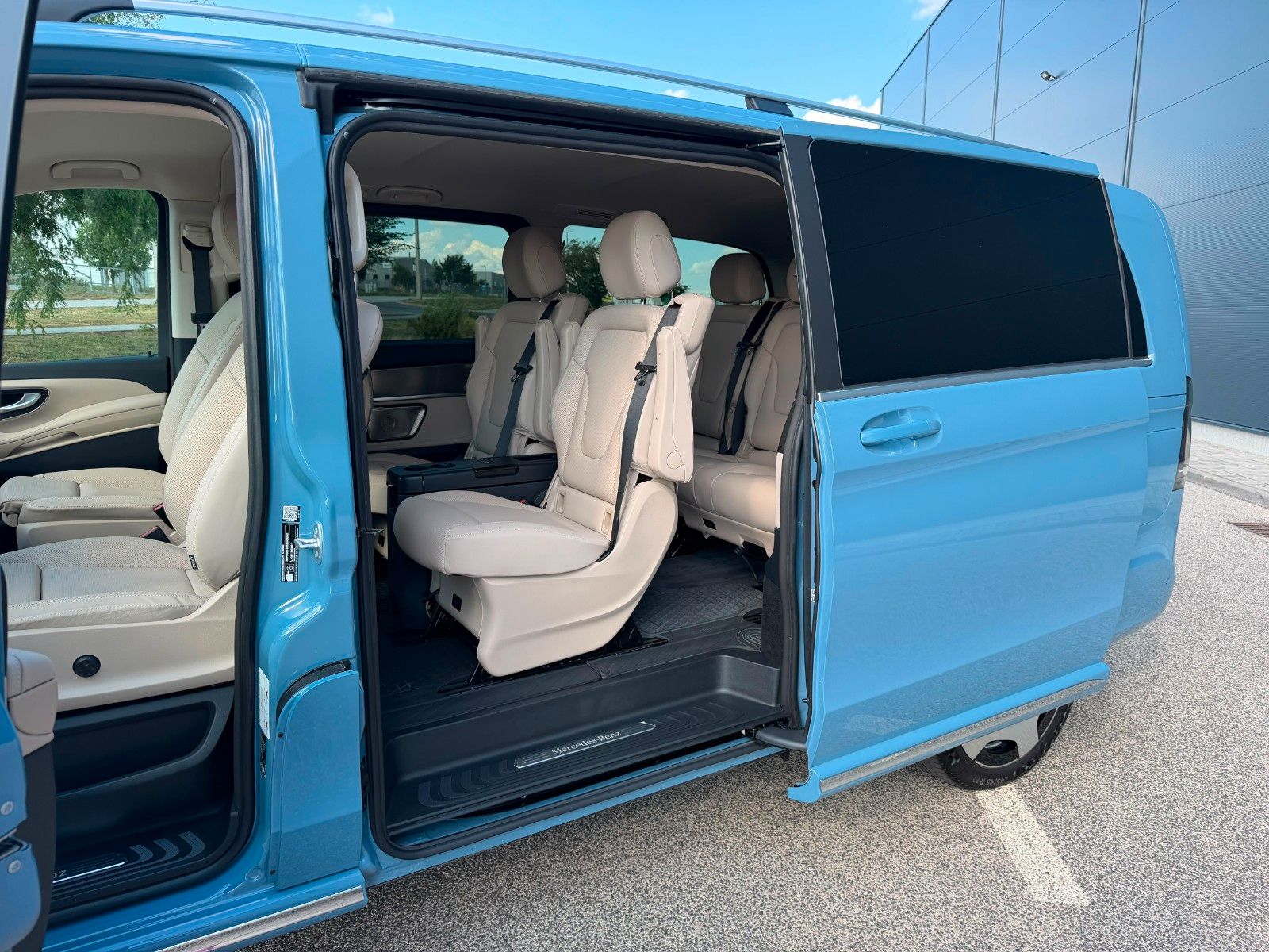 Fahrzeugabbildung Mercedes-Benz V300 d 4MATIC extralang EXCLUSIVE |MWST AUSW|