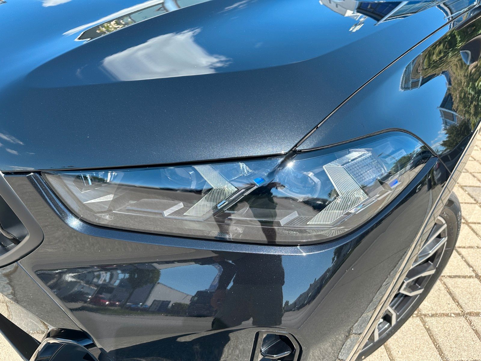 Fahrzeugabbildung BMW X6 40 d xDrive M Sport ACC,HUD,PANO,HARMAN,LUFT