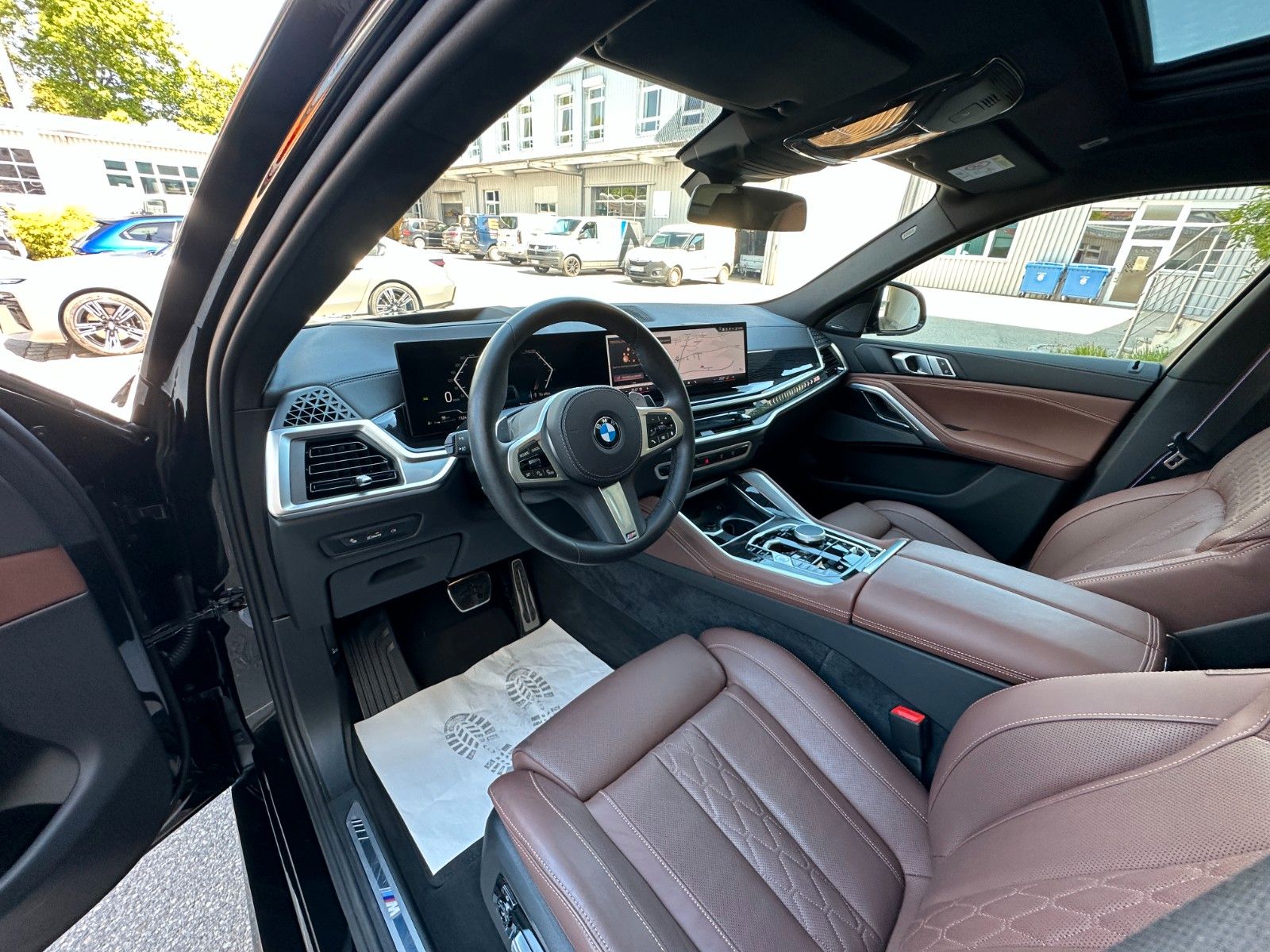 Fahrzeugabbildung BMW X6 40 d xDrive M Sport ACC,HUD,PANO,HARMAN,LUFT