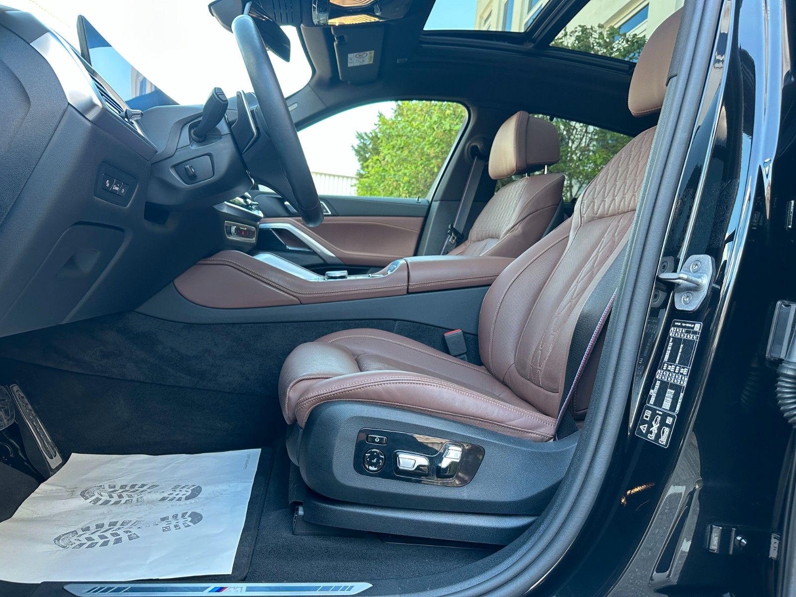 Fahrzeugabbildung BMW X6 40 d xDrive M Sport ACC,HUD,PANO,HARMAN,LUFT