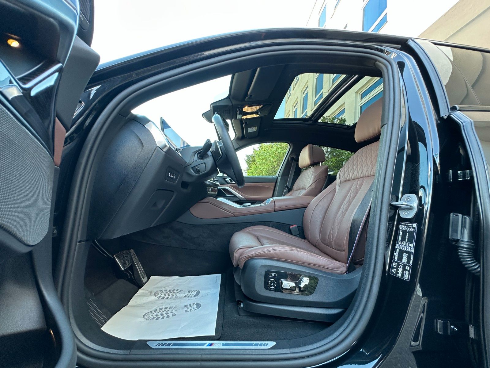 Fahrzeugabbildung BMW X6 40 d xDrive M Sport ACC,HUD,PANO,HARMAN,LUFT