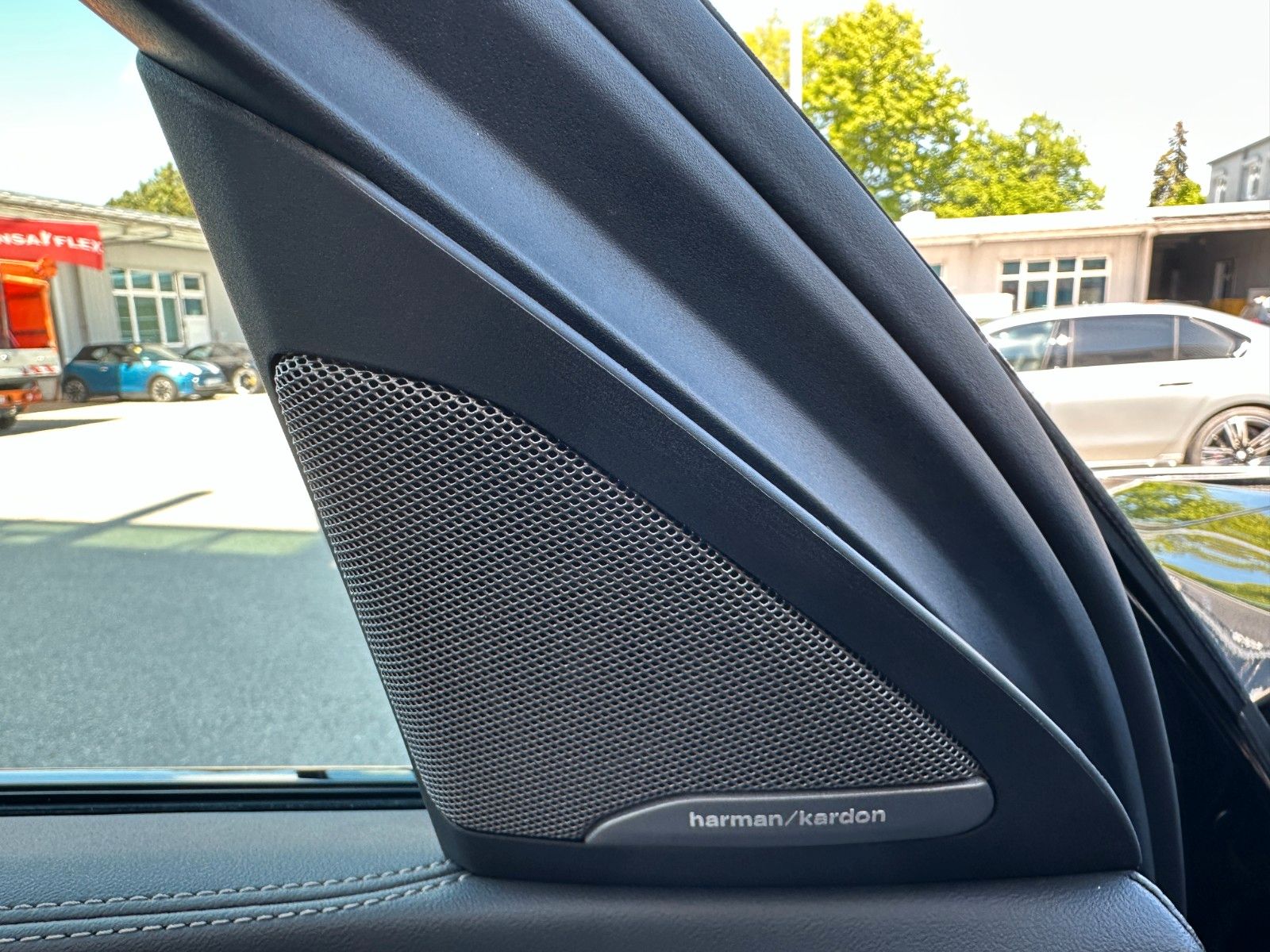 Fahrzeugabbildung BMW X6 40 d xDrive M Sport ACC,HUD,PANO,HARMAN,LUFT