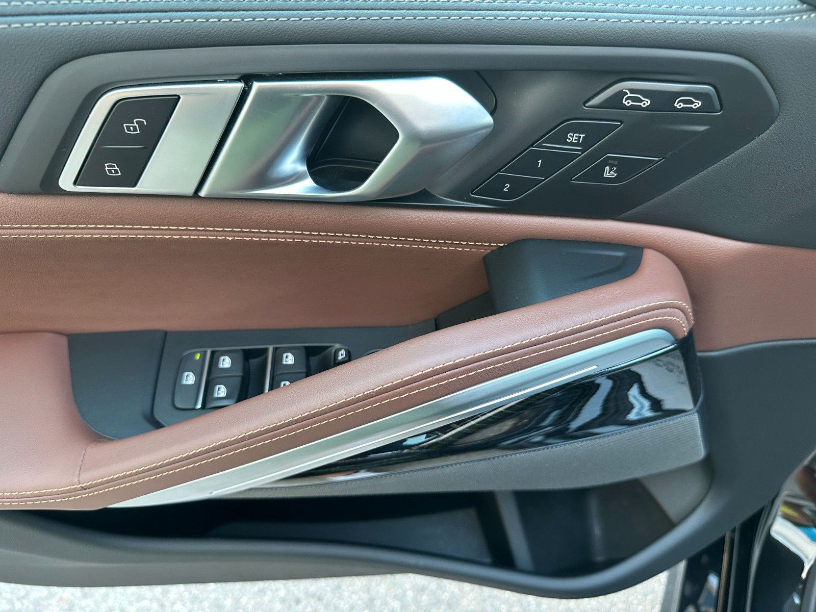 Fahrzeugabbildung BMW X6 40 d xDrive M Sport ACC,HUD,PANO,HARMAN,LUFT