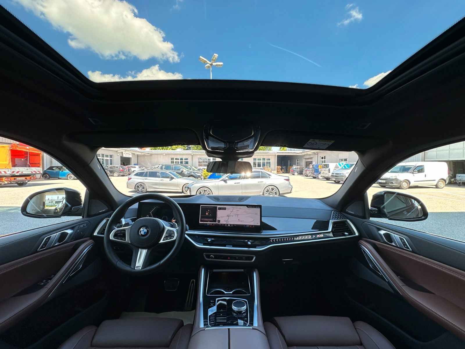 Fahrzeugabbildung BMW X6 40 d xDrive M Sport ACC,HUD,PANO,HARMAN,LUFT