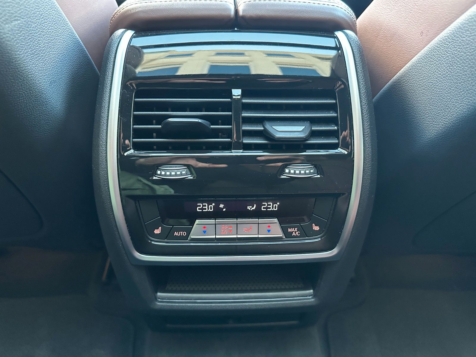 Fahrzeugabbildung BMW X6 40 d xDrive M Sport ACC,HUD,PANO,HARMAN,LUFT