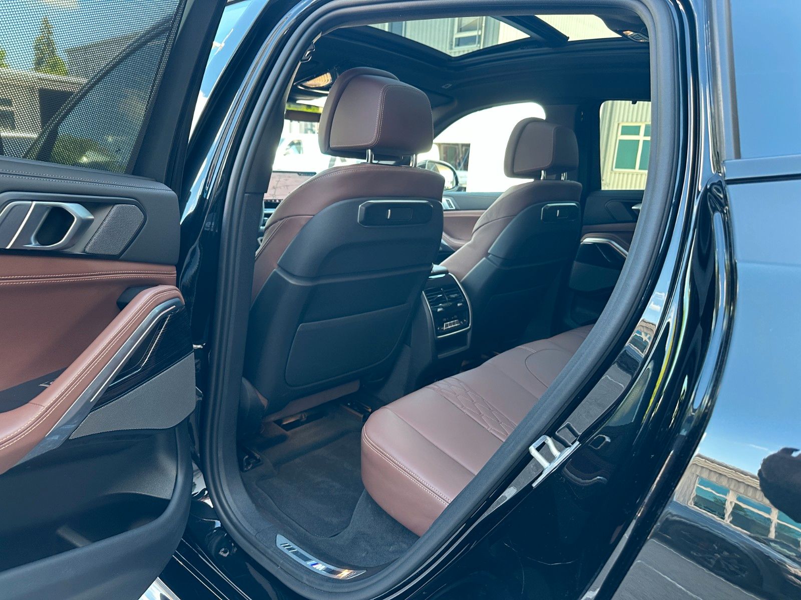 Fahrzeugabbildung BMW X6 40 d xDrive M Sport ACC,HUD,PANO,HARMAN,LUFT