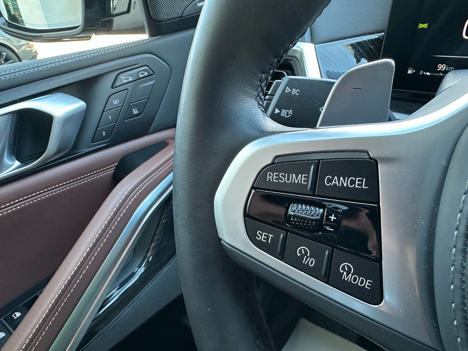 Fahrzeugabbildung BMW X6 40 d xDrive M Sport ACC,HUD,PANO,HARMAN,LUFT