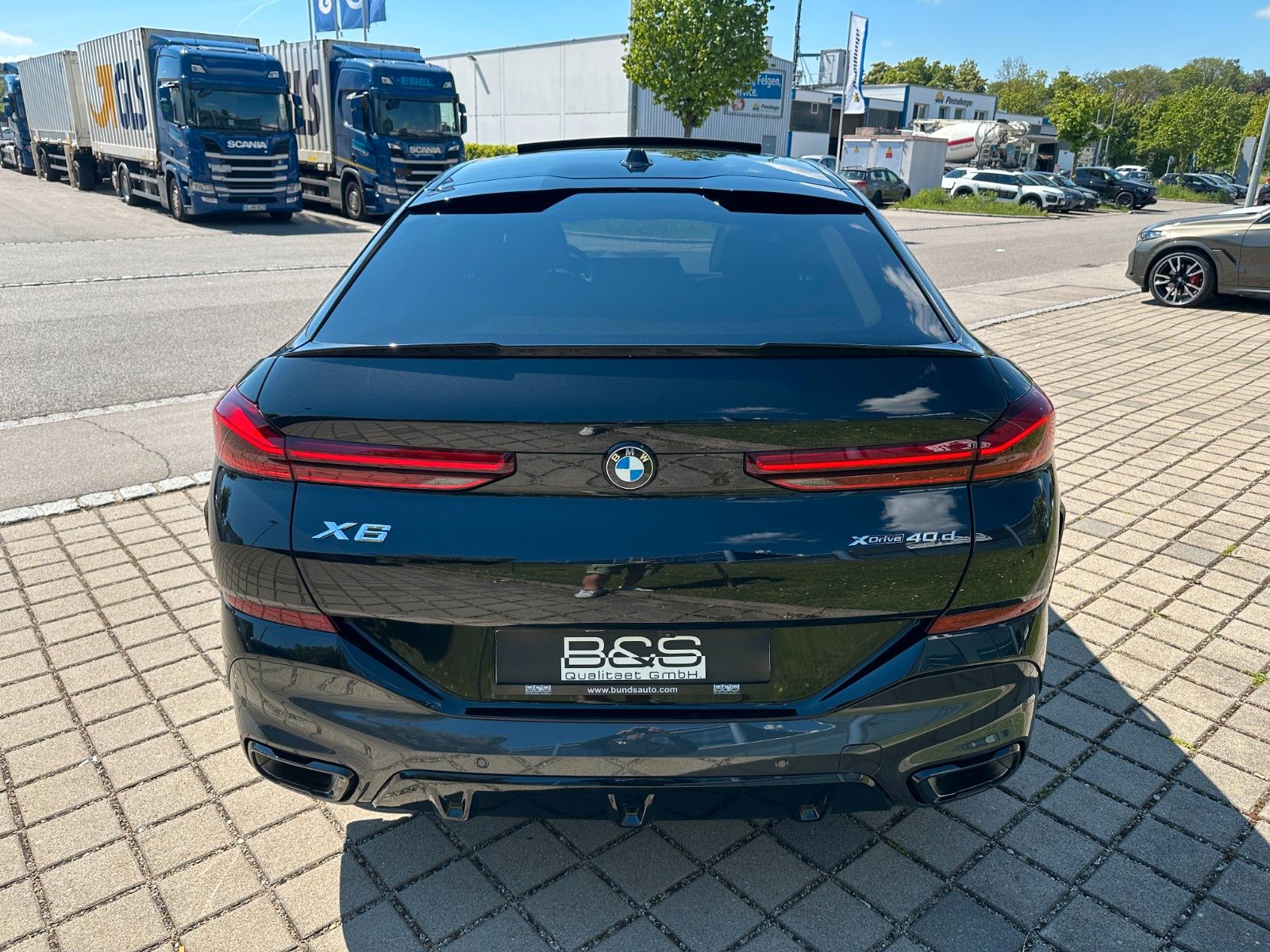 Fahrzeugabbildung BMW X6 40 d xDrive M Sport ACC,HUD,PANO,HARMAN,LUFT