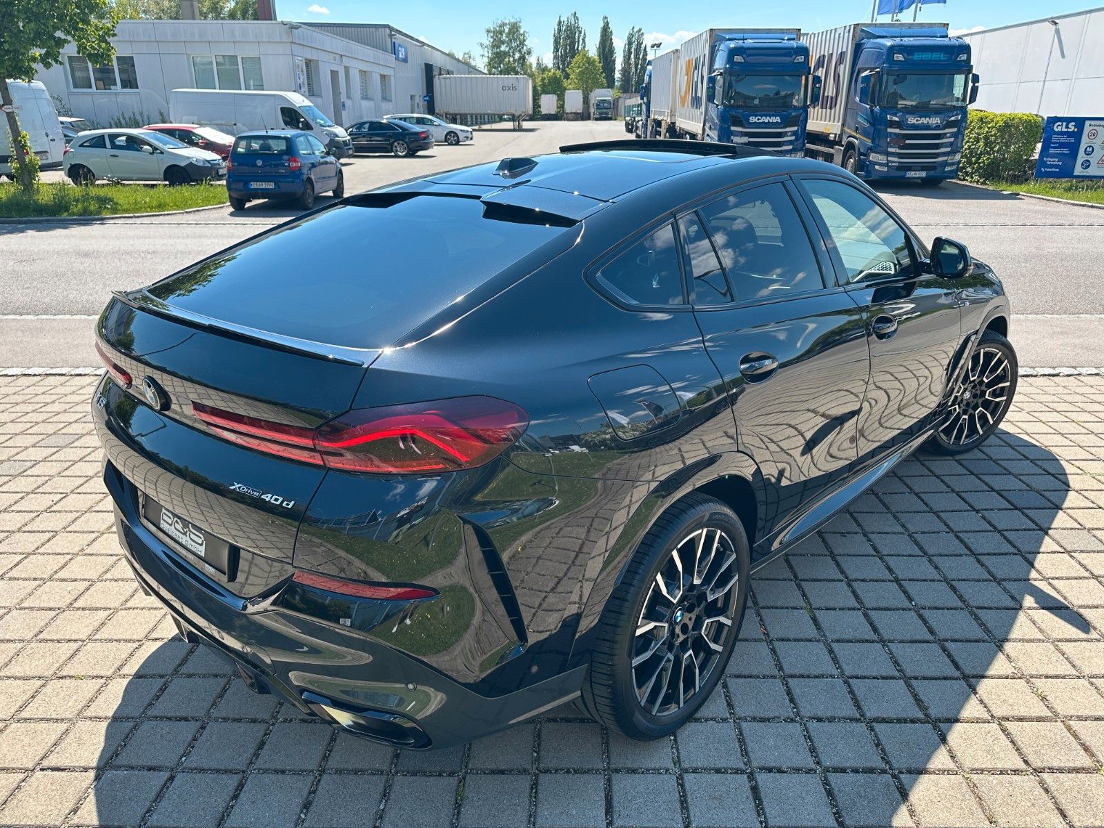 Fahrzeugabbildung BMW X6 40 d xDrive M Sport ACC,HUD,PANO,HARMAN,LUFT