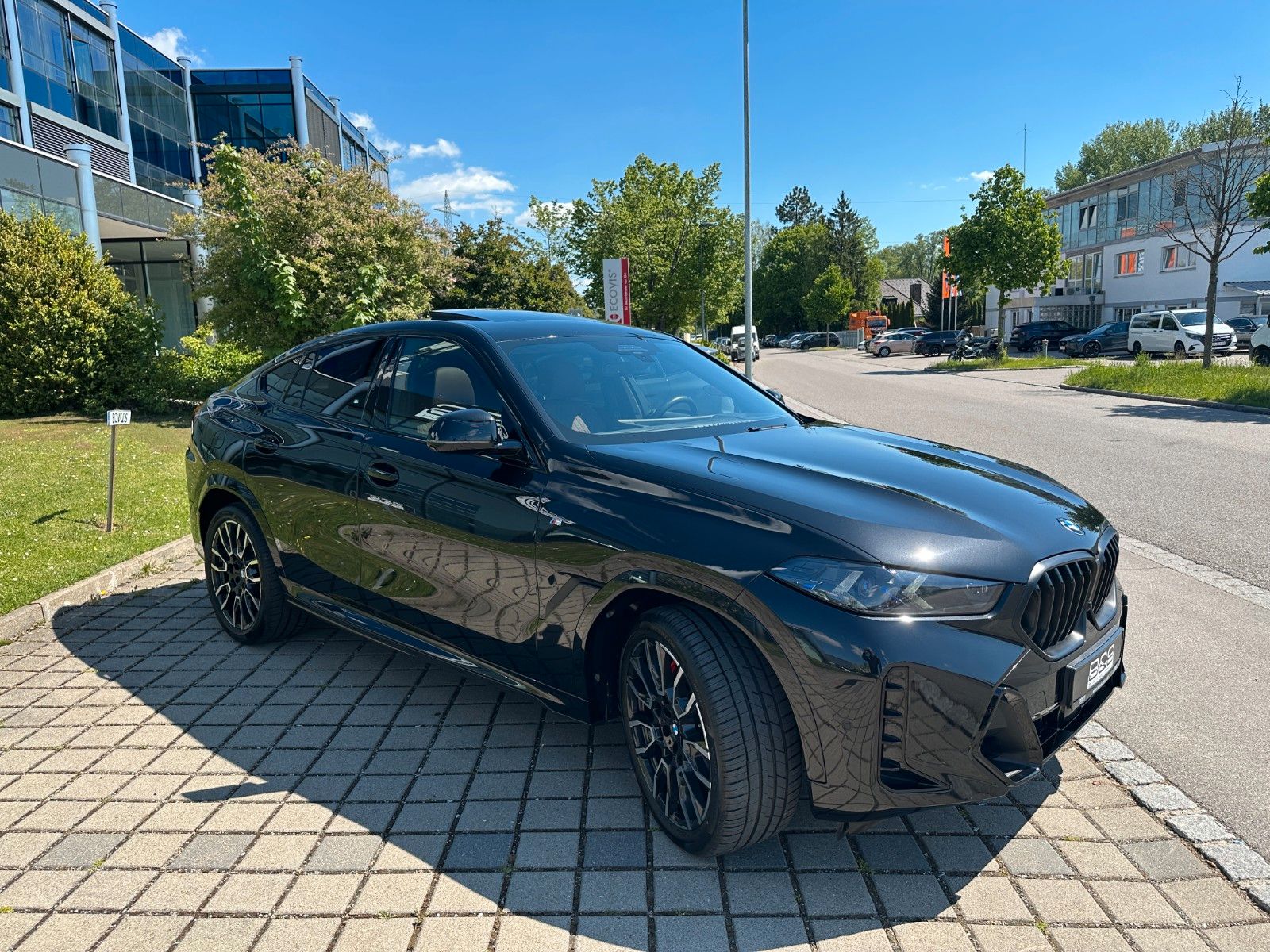 Fahrzeugabbildung BMW X6 40 d xDrive M Sport ACC,HUD,PANO,HARMAN,LUFT