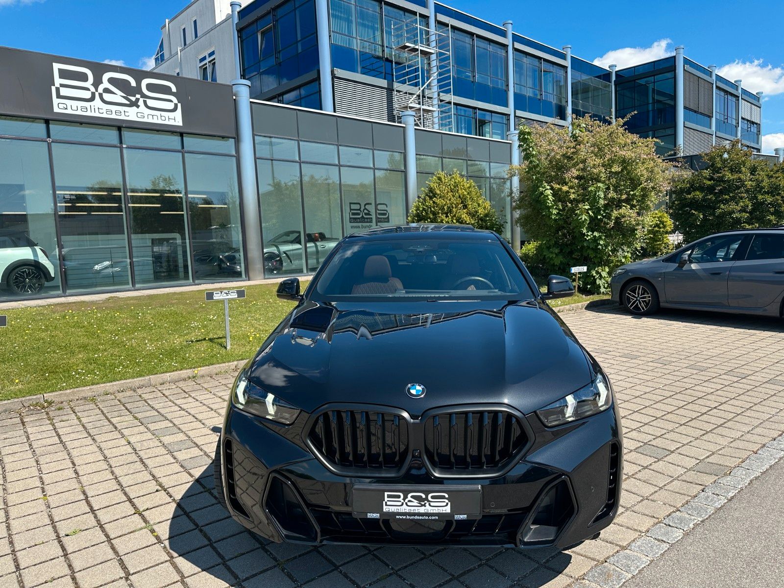 Fahrzeugabbildung BMW X6 40 d xDrive M Sport ACC,HUD,PANO,HARMAN,LUFT