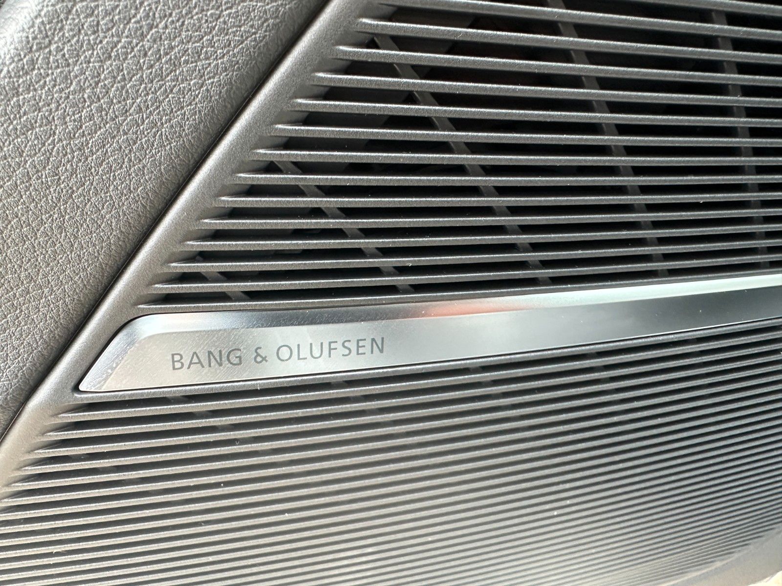 Fahrzeugabbildung Audi Q8 50 TDI quattro ACC,HUD,PANO,B&O,LUFT,AHK.....