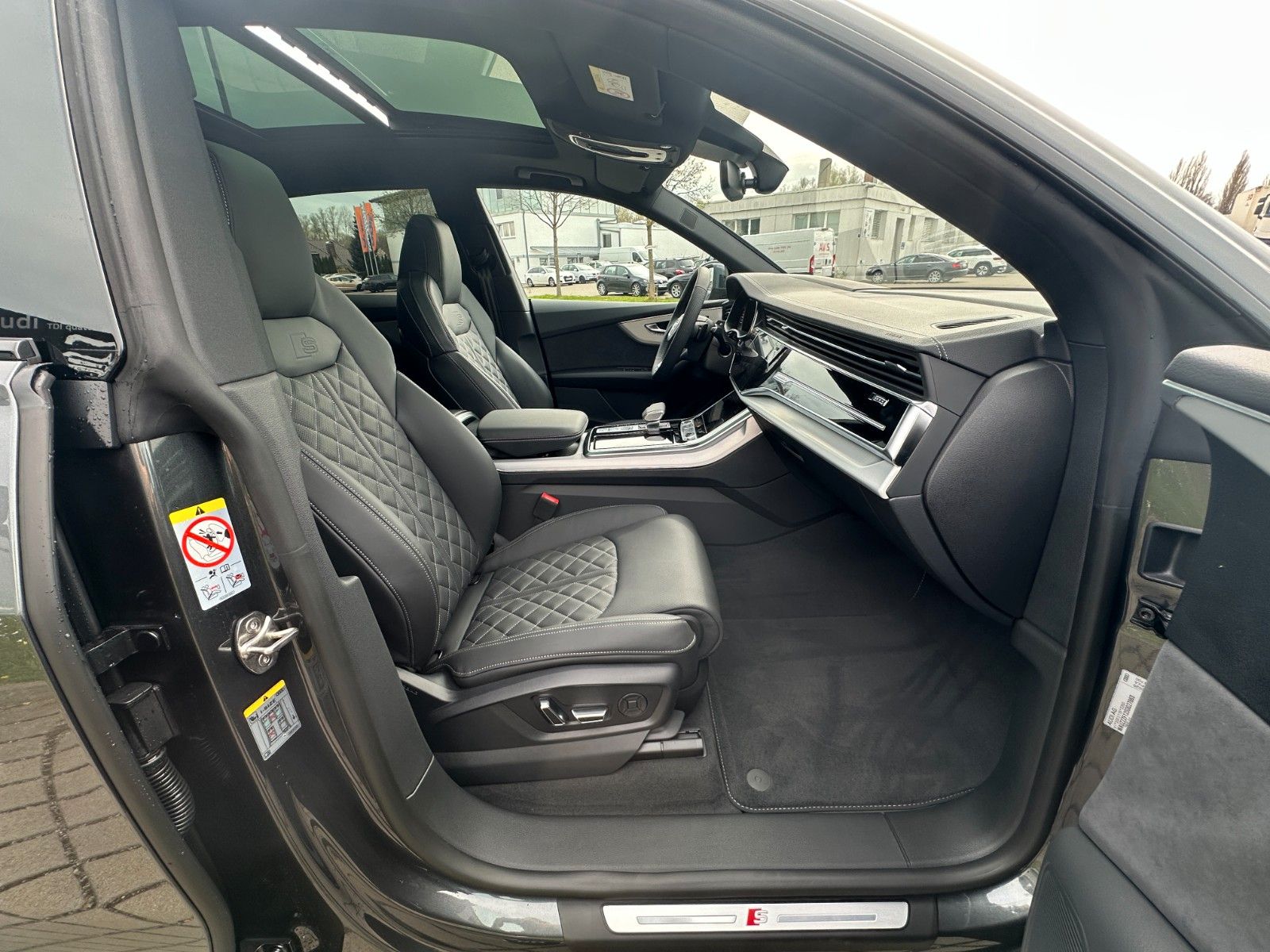 Fahrzeugabbildung Audi Q8 50 TDI quattro ACC,HUD,PANO,B&O,LUFT,AHK.....