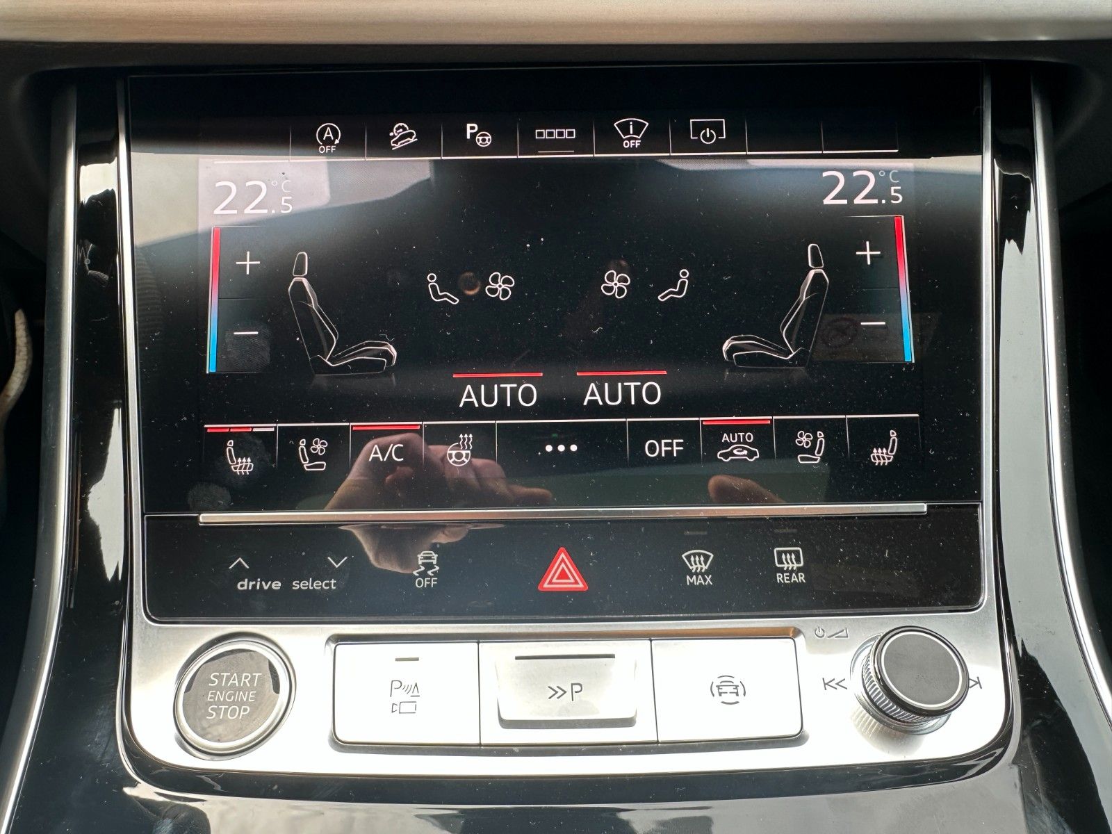 Fahrzeugabbildung Audi Q8 50 TDI quattro ACC,HUD,PANO,B&O,LUFT,AHK.....