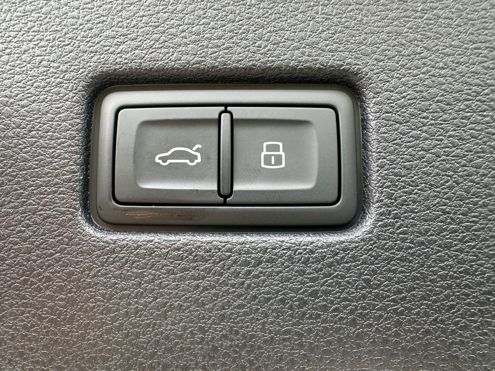 Fahrzeugabbildung Audi Q8 50 TDI quattro ACC,HUD,PANO,B&O,LUFT,AHK.....
