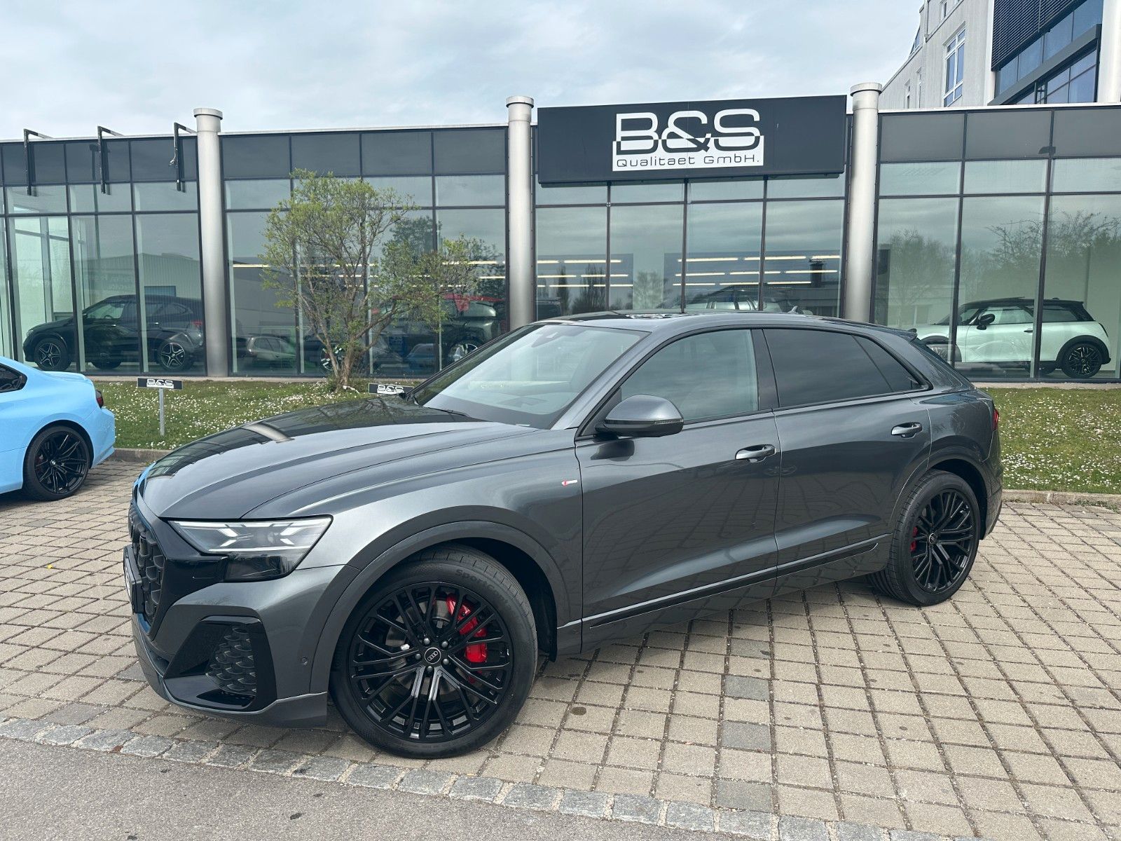 Fahrzeugabbildung Audi Q8 50 TDI quattro ACC,HUD,PANO,B&O,LUFT,AHK.....