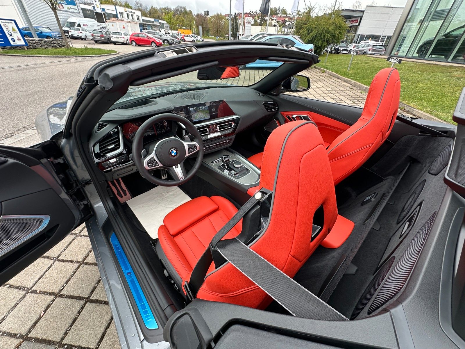 Fahrzeugabbildung BMW Z4 Roadster sDrive 30i ACC,HUD,HARMAN...