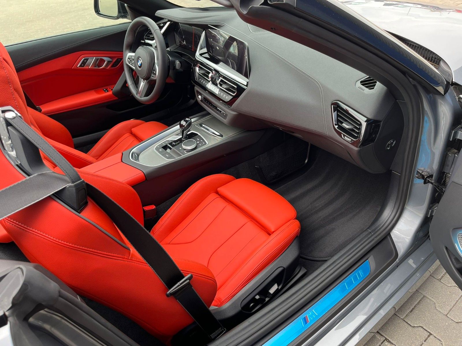 Fahrzeugabbildung BMW Z4 Roadster sDrive 30i ACC,HUD,HARMAN...