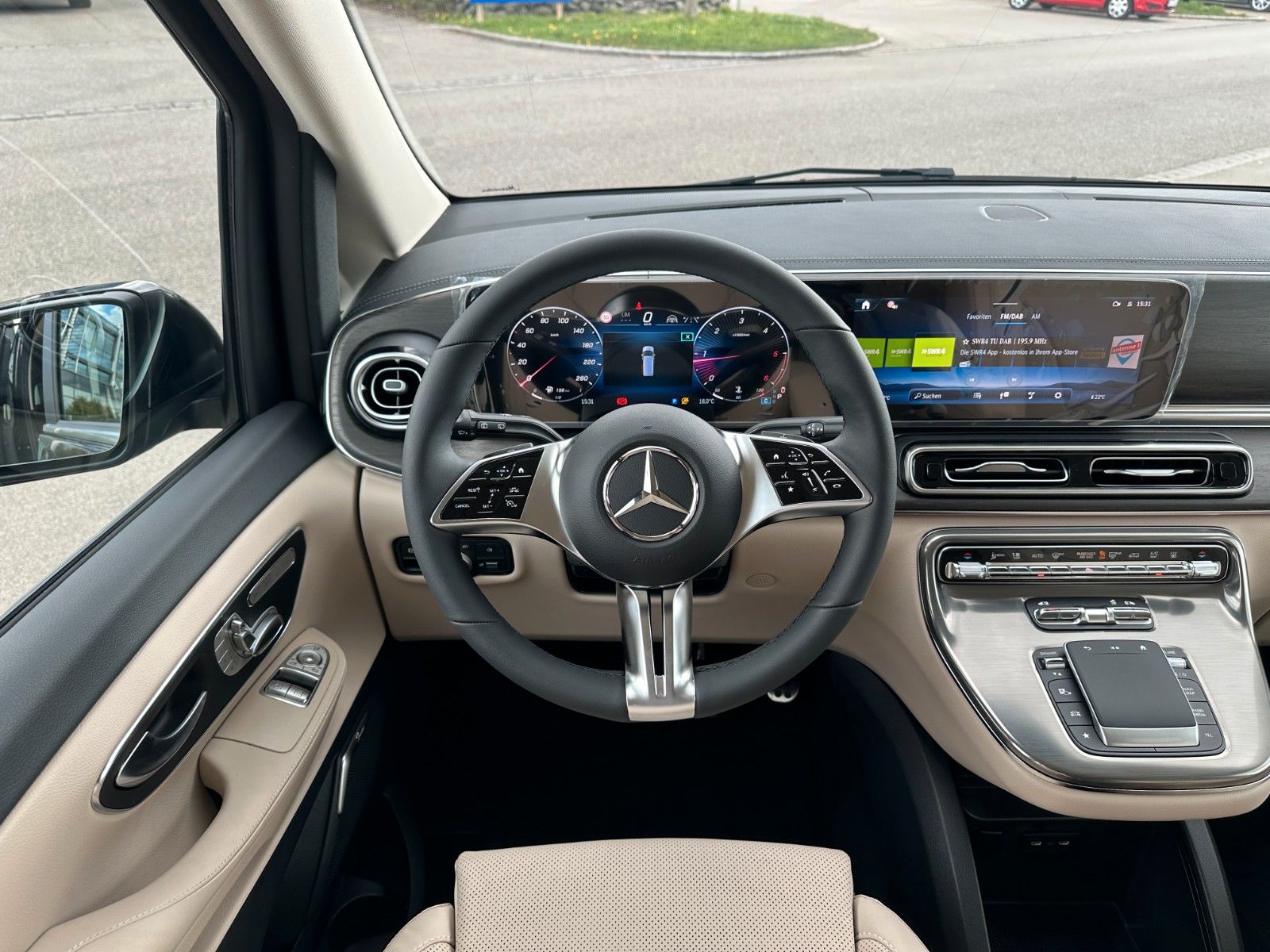 Fahrzeugabbildung Mercedes-Benz V300d 4MATIC EXCLUSIVE extralang BURM,LUFT,AHK..