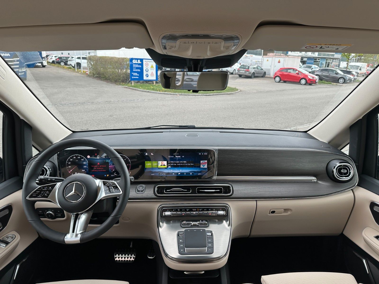Fahrzeugabbildung Mercedes-Benz V300d 4MATIC EXCLUSIVE extralang BURM,LUFT,AHK..