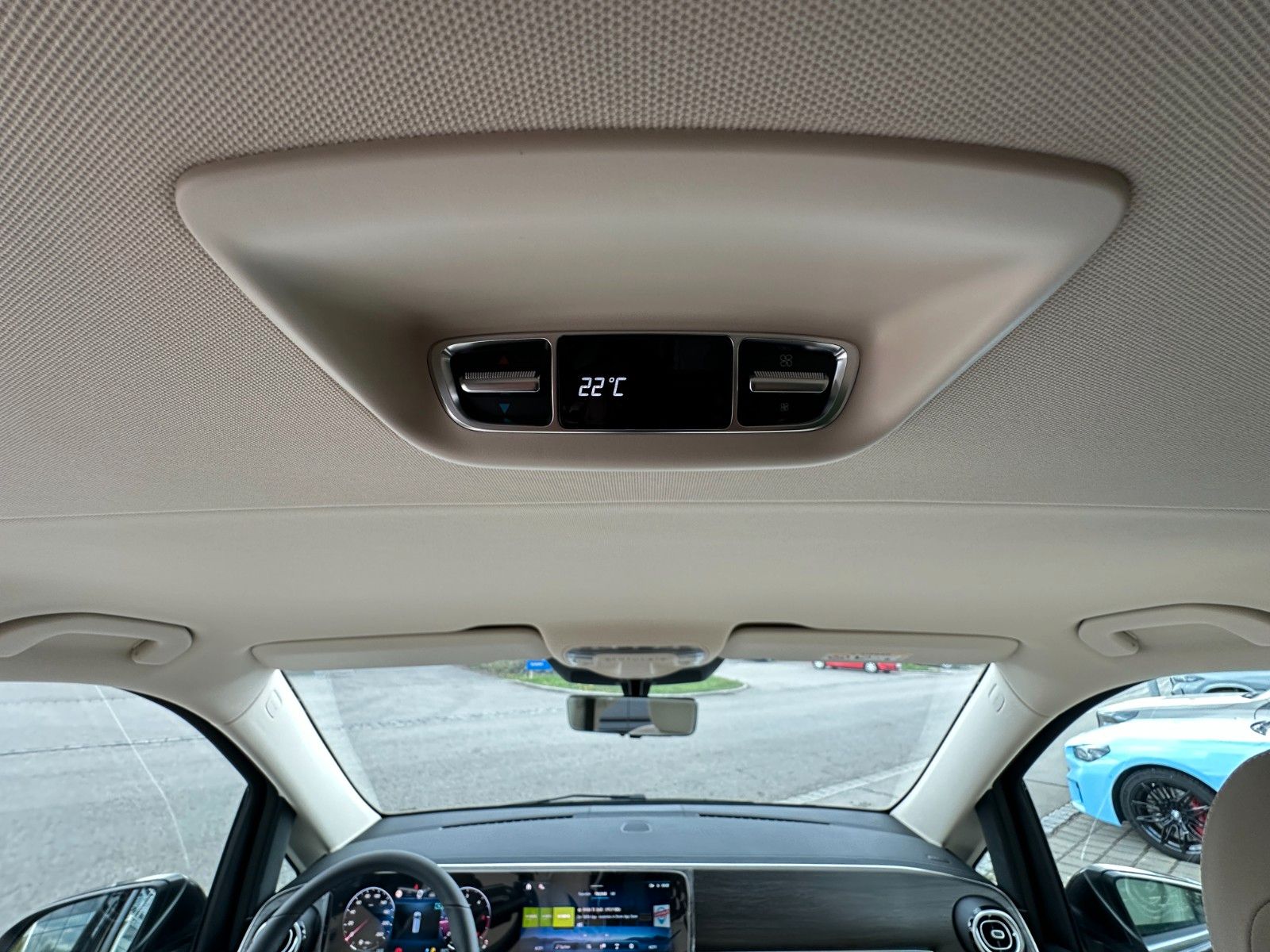 Fahrzeugabbildung Mercedes-Benz V300d 4MATIC EXCLUSIVE extralang BURM,LUFT,AHK..