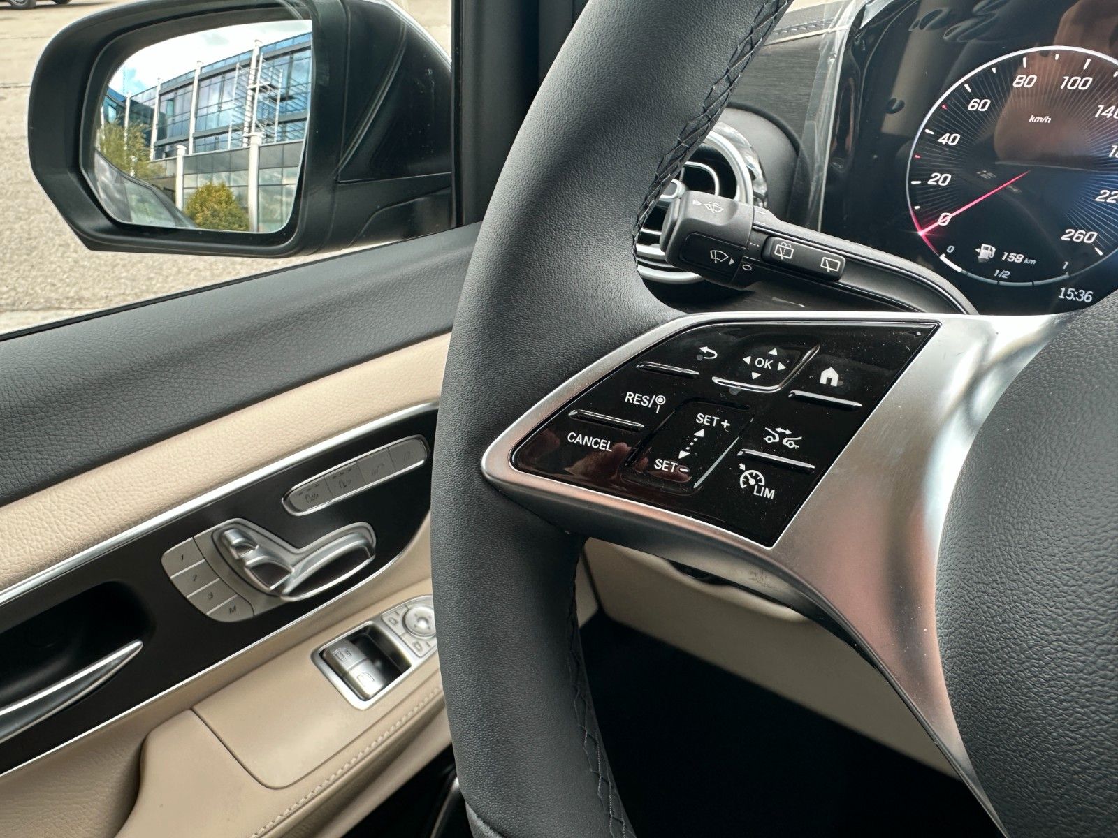 Fahrzeugabbildung Mercedes-Benz V300d 4MATIC EXCLUSIVE extralang BURM,LUFT,AHK..