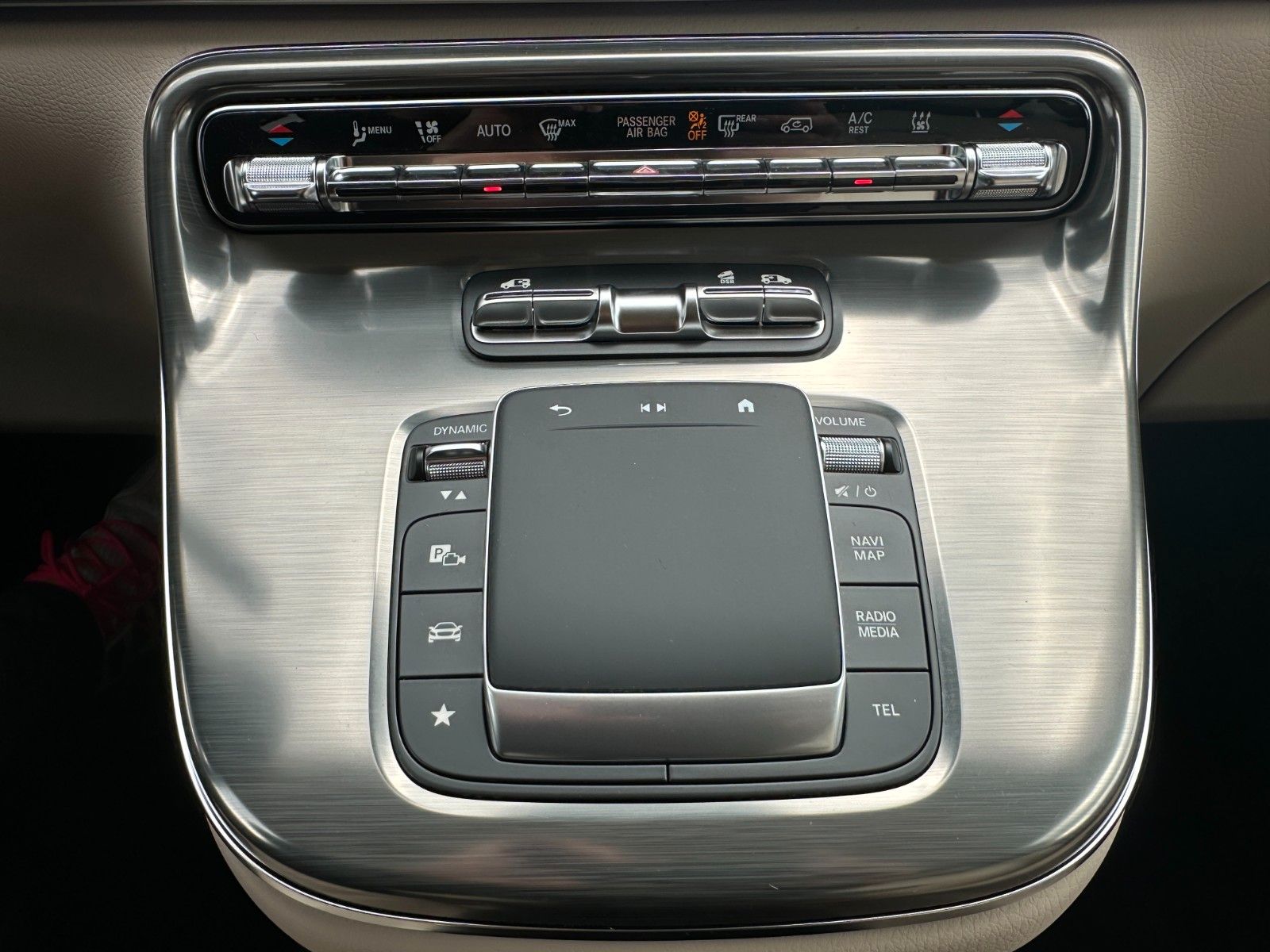 Fahrzeugabbildung Mercedes-Benz V300d 4MATIC EXCLUSIVE extralang BURM,LUFT,AHK..