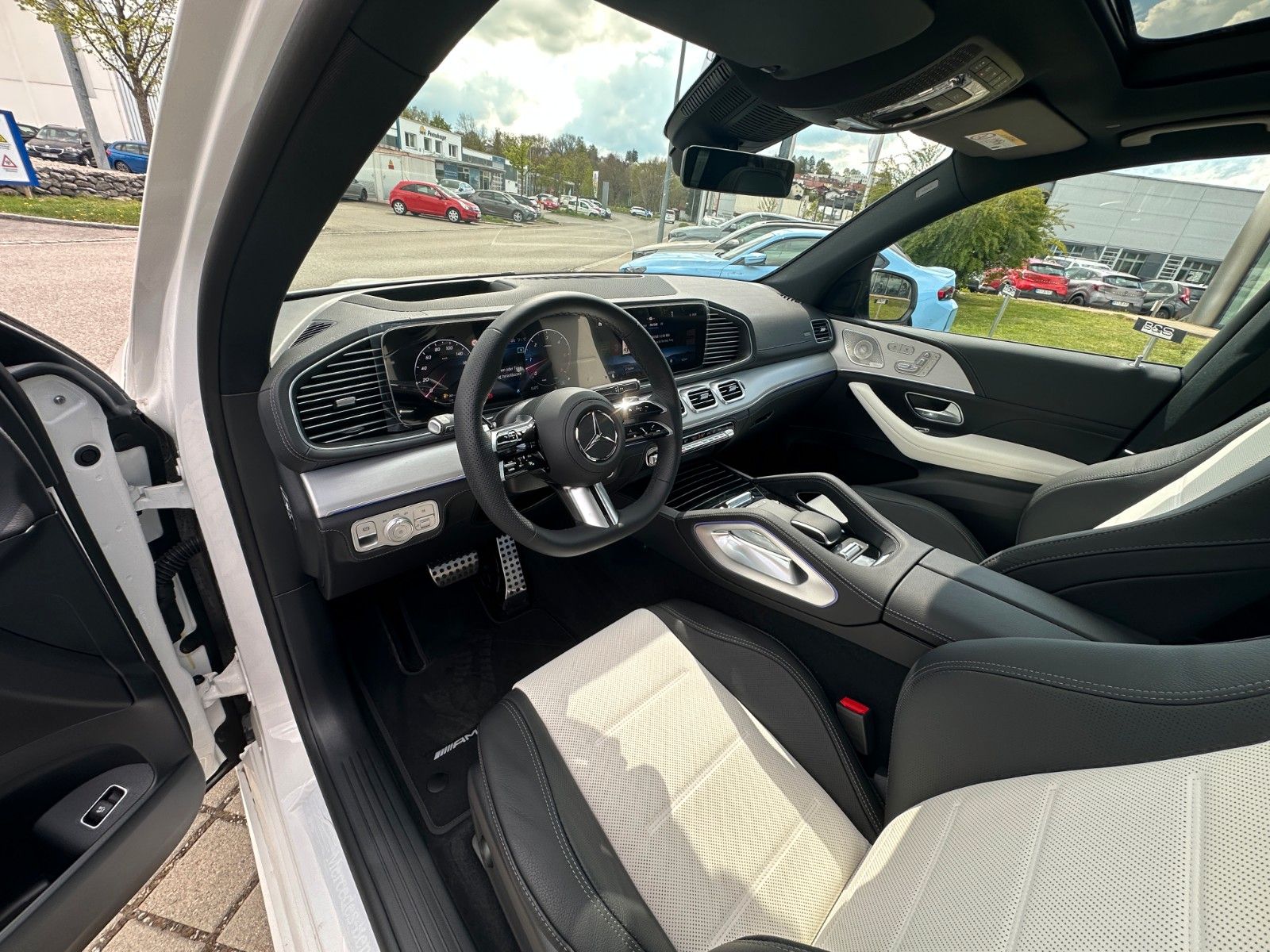 Fahrzeugabbildung Mercedes-Benz GLE 450d 4Matic DISTR,HUD,PANO,BURM,LUFT,360,22"