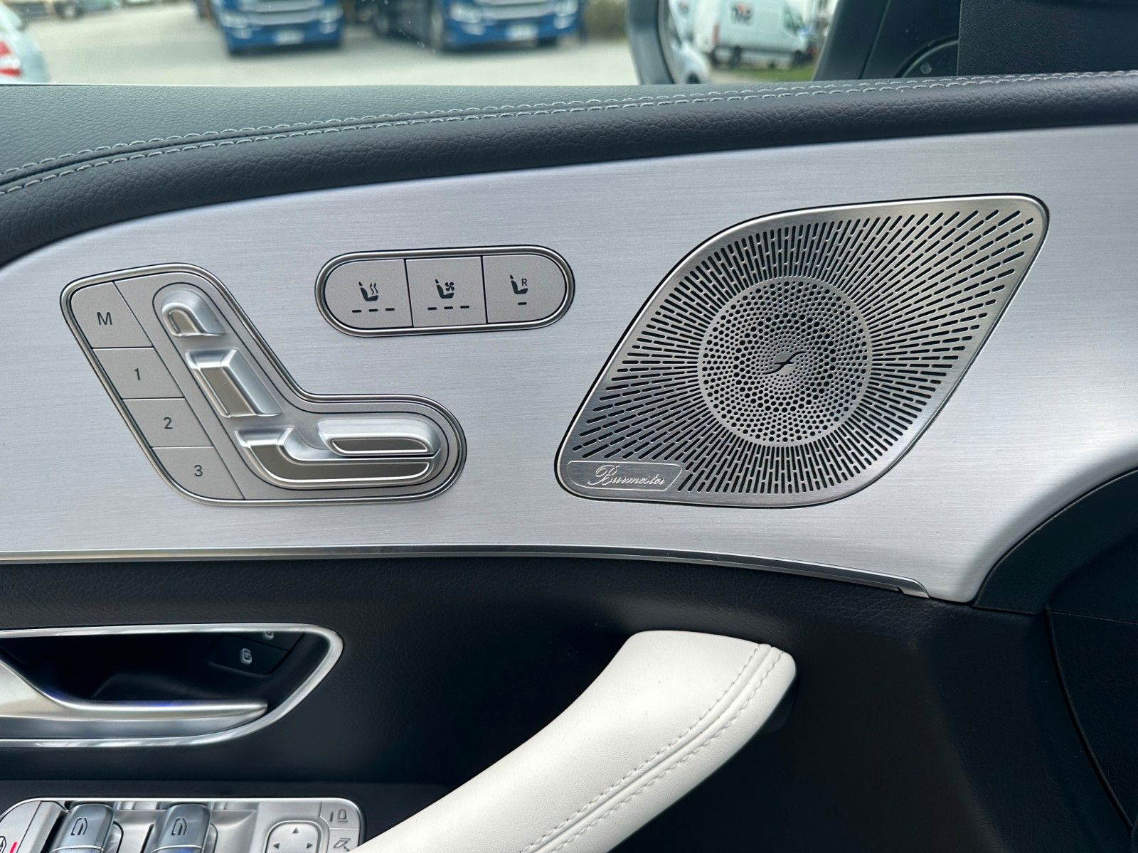 Fahrzeugabbildung Mercedes-Benz GLE 450d 4Matic DISTR,HUD,PANO,BURM,LUFT,360,22"