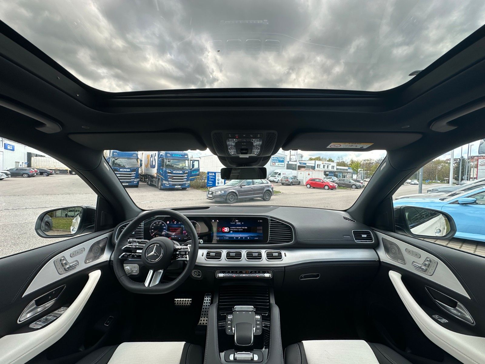Fahrzeugabbildung Mercedes-Benz GLE 450d 4Matic DISTR,HUD,PANO,BURM,LUFT,360,22"
