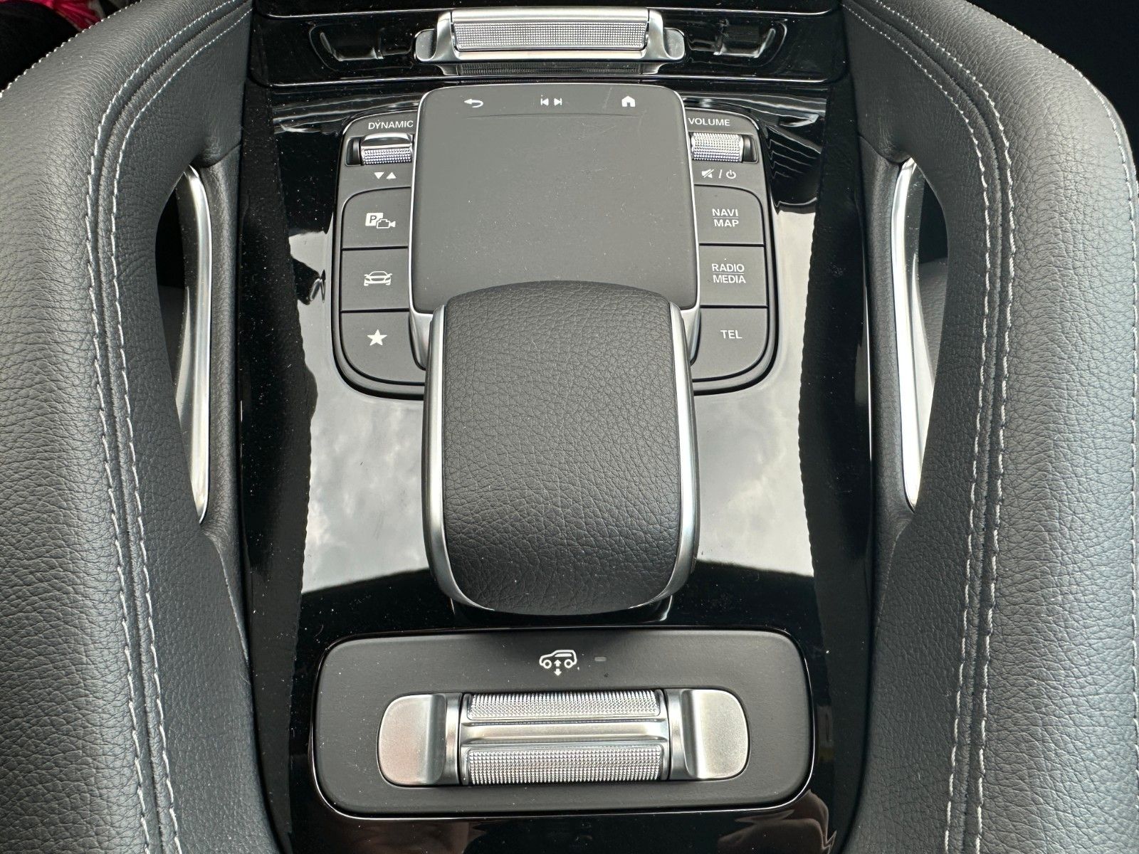 Fahrzeugabbildung Mercedes-Benz GLE 450d 4Matic DISTR,HUD,PANO,BURM,LUFT,360,22"