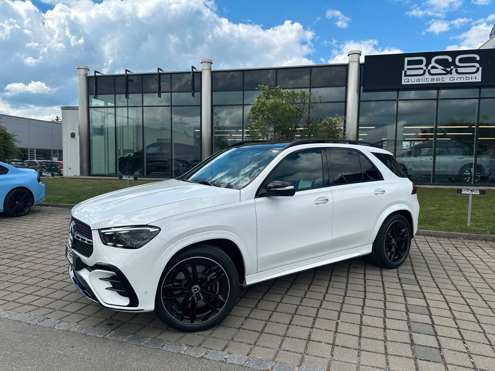 Fahrzeugabbildung Mercedes-Benz GLE 450d 4Matic DISTR,HUD,PANO,BURM,LUFT,360,22"