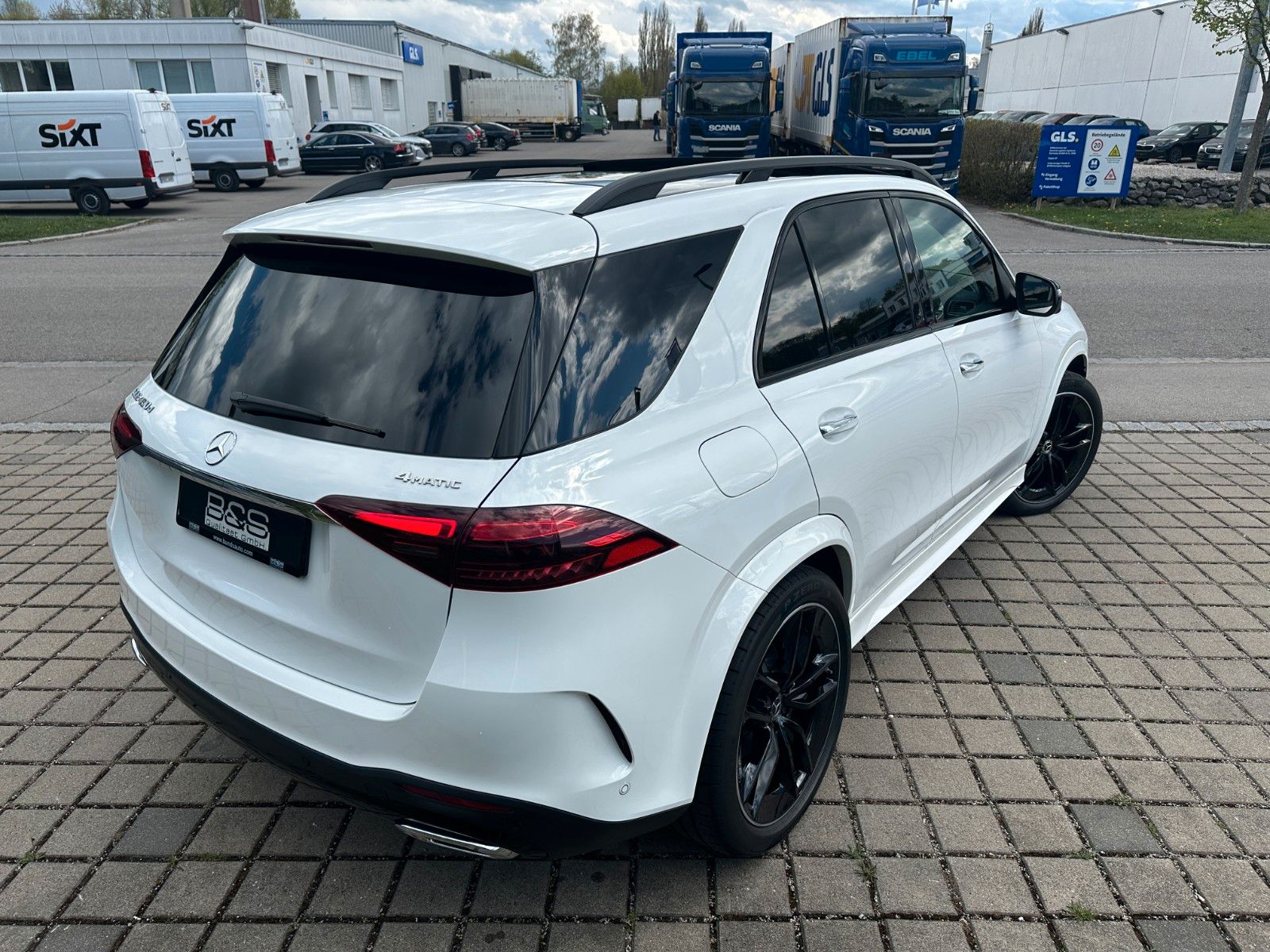 Fahrzeugabbildung Mercedes-Benz GLE 450d 4Matic DISTR,HUD,PANO,BURM,LUFT,360,22"