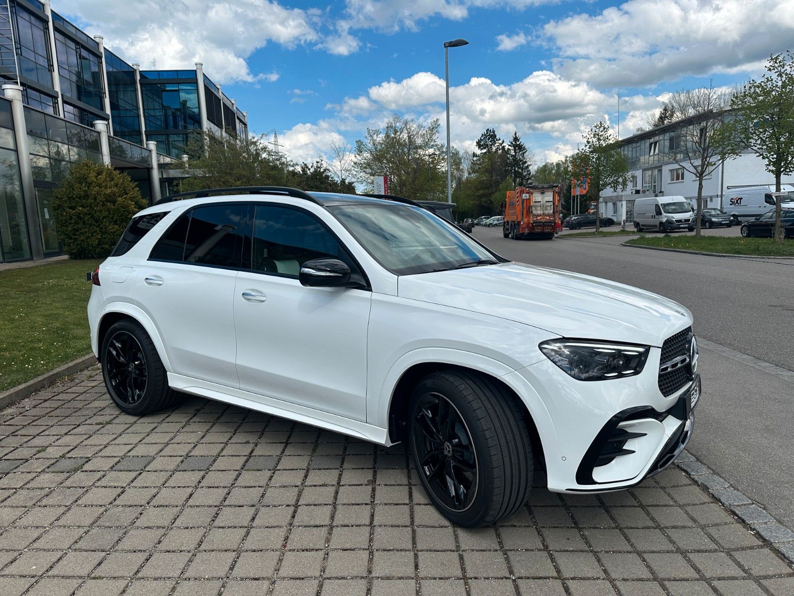 Fahrzeugabbildung Mercedes-Benz GLE 450d 4Matic DISTR,HUD,PANO,BURM,LUFT,360,22"