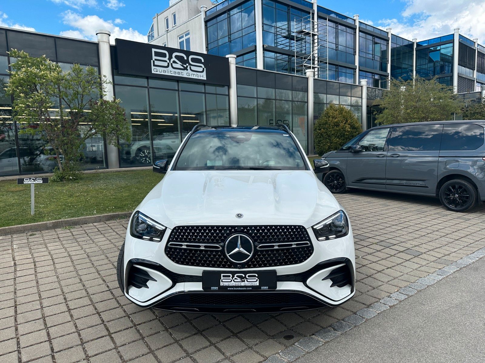 Fahrzeugabbildung Mercedes-Benz GLE 450d 4Matic DISTR,HUD,PANO,BURM,LUFT,360,22"
