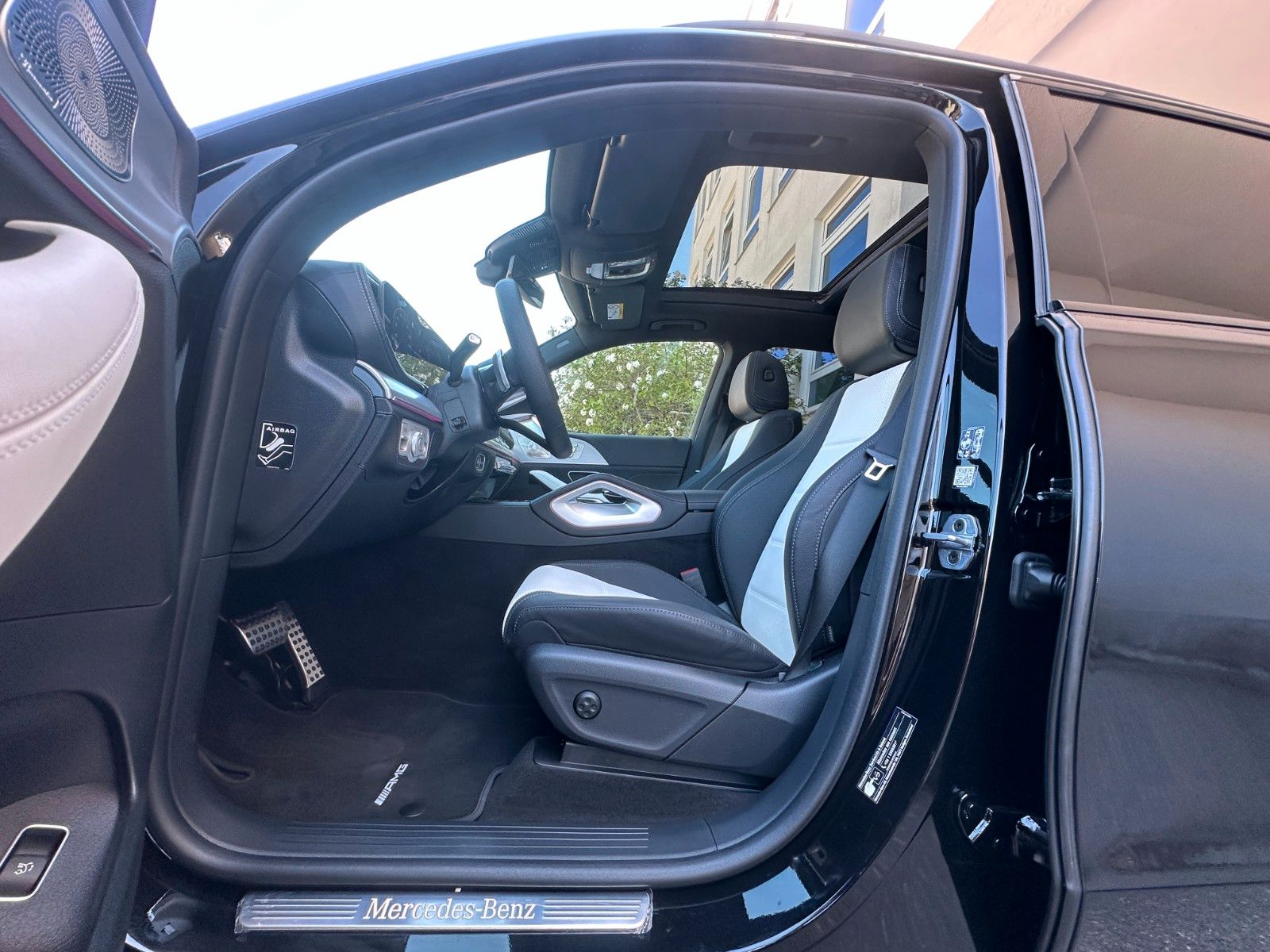 Fahrzeugabbildung Mercedes-Benz GLE 450d 4Matic DISTR,HUD,PANO,BURM,360,LUFT,AHK