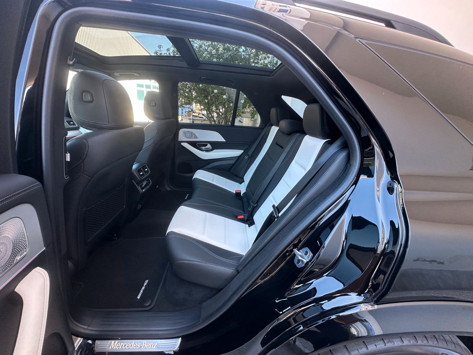 Fahrzeugabbildung Mercedes-Benz GLE 450d 4Matic DISTR,HUD,PANO,BURM,360,LUFT,AHK