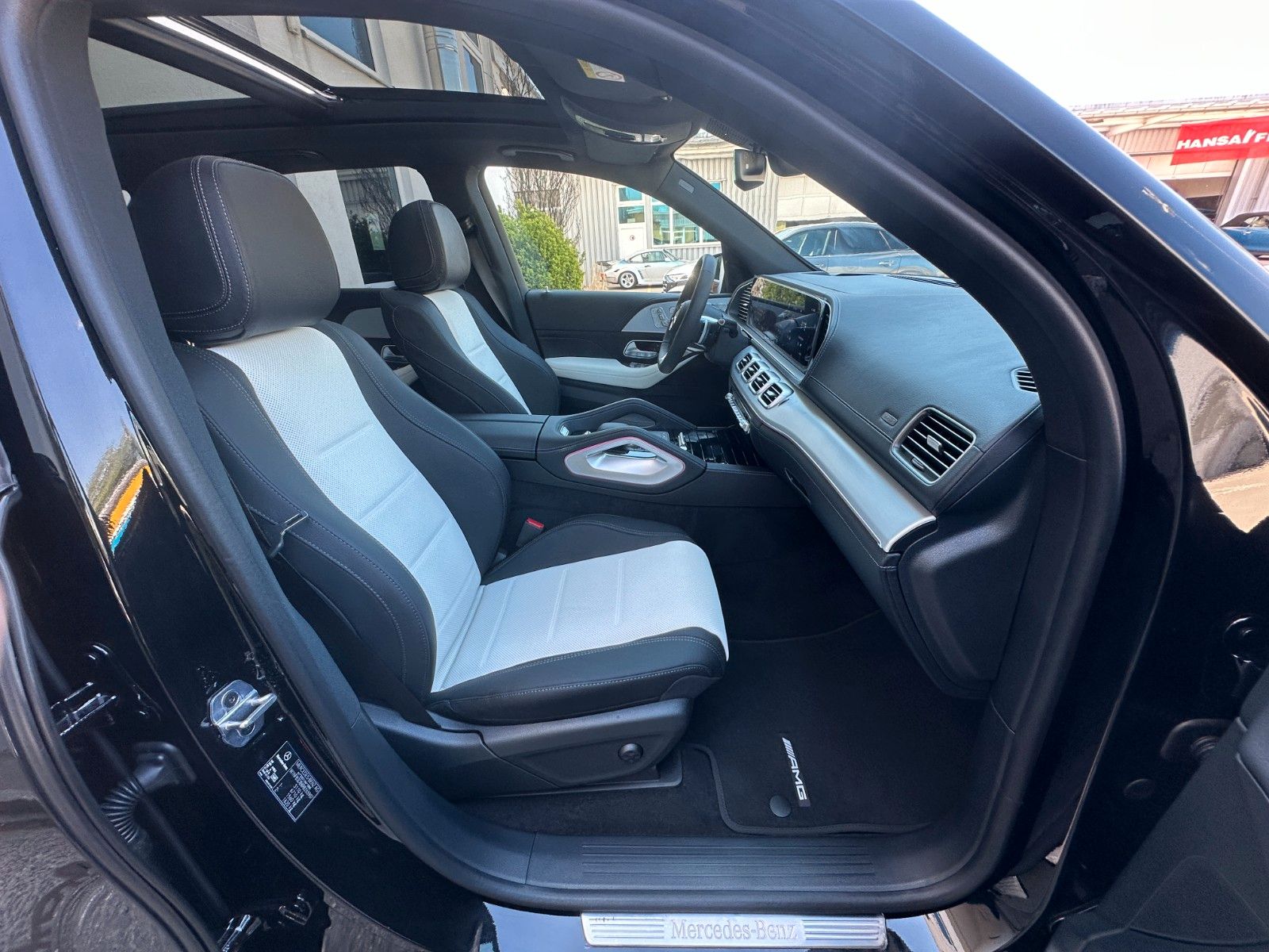 Fahrzeugabbildung Mercedes-Benz GLE 450d 4Matic DISTR,HUD,PANO,BURM,360,LUFT,AHK