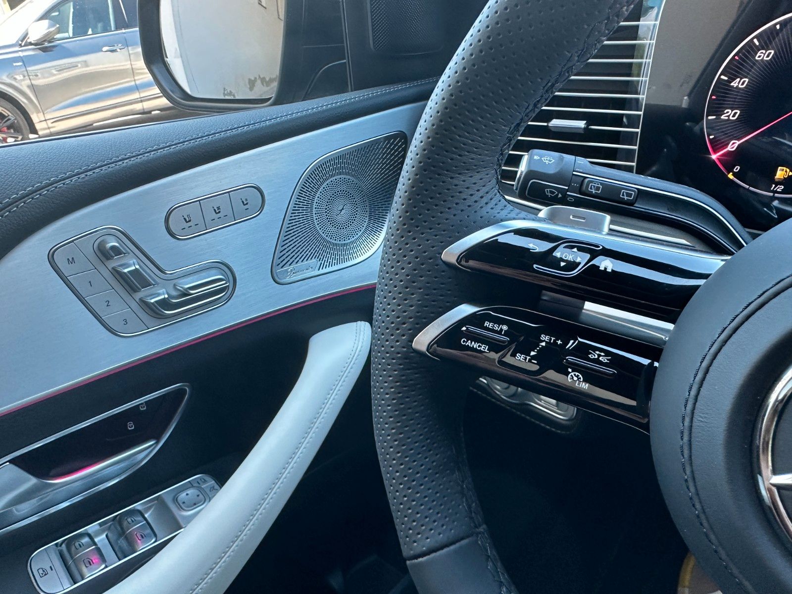 Fahrzeugabbildung Mercedes-Benz GLE 450d 4Matic DISTR,HUD,PANO,BURM,360,LUFT,AHK