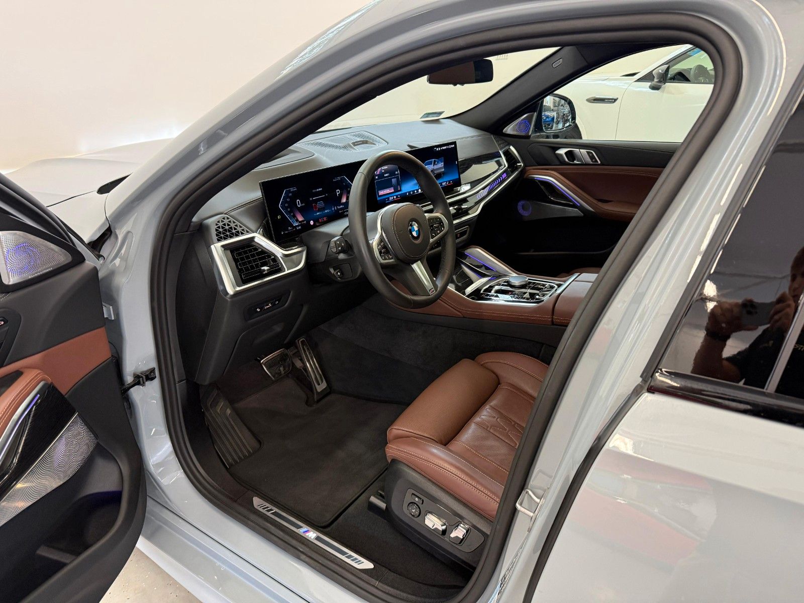 Fahrzeugabbildung BMW X6 40 d xDrive M Sport |UNFALLFR|MWST AUSW|B&W|